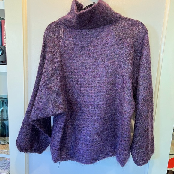 Purple mohair sweater size medium - Picture 3 of 9